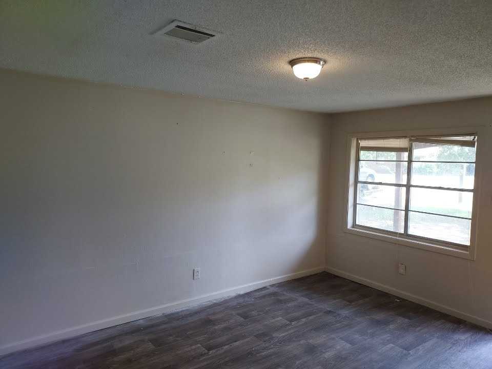 59 Charmingdale Dr N #1 - Photo 5 of 11