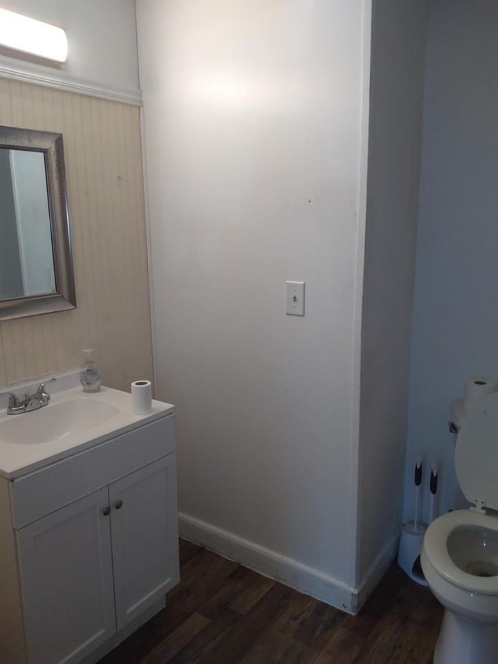 216 S Pecan St #1 - Photo 7 of 16