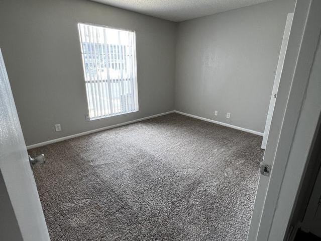 4330 N Grandview Ave - Photo 3 of 26