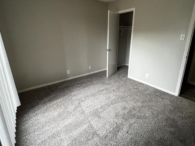 4330 N Grandview Ave - Photo 3 of 26