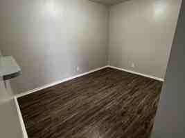 featured image of 4330 N Grandview Ave