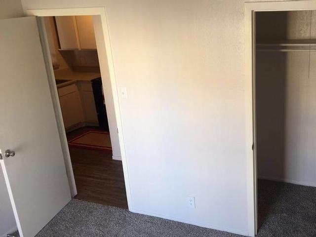 4330 North Grandview Avenue - Photo 2 of 26