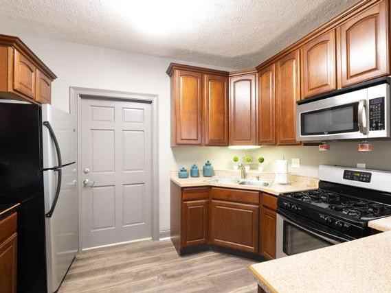 902 Ashmore Trace 902 Wallington Circle - Photo 4 of 18