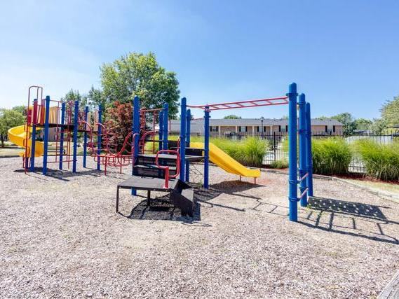 902 Ashmore Trace 902 Wallington Circle - Photo 3 of 18