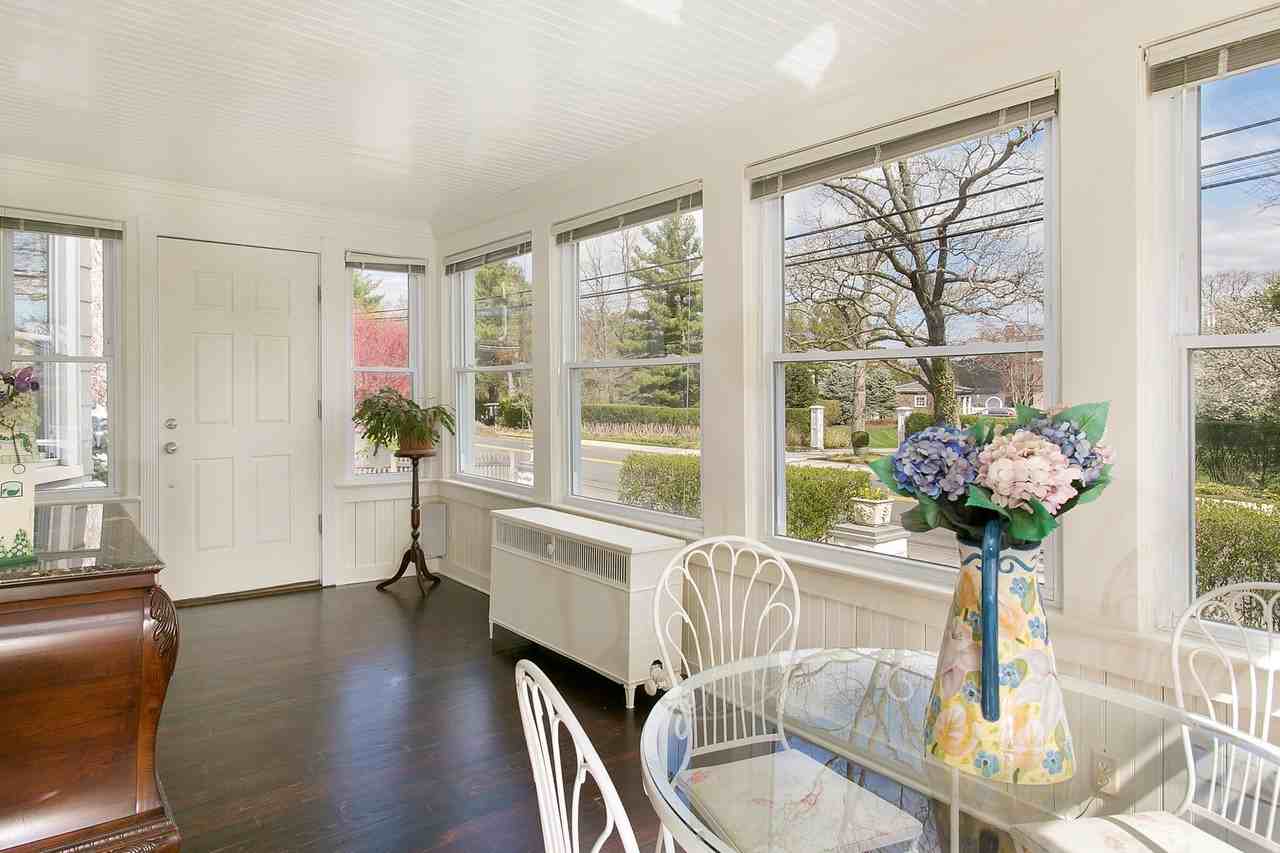 33 E River Rd - Photo 2 of 30