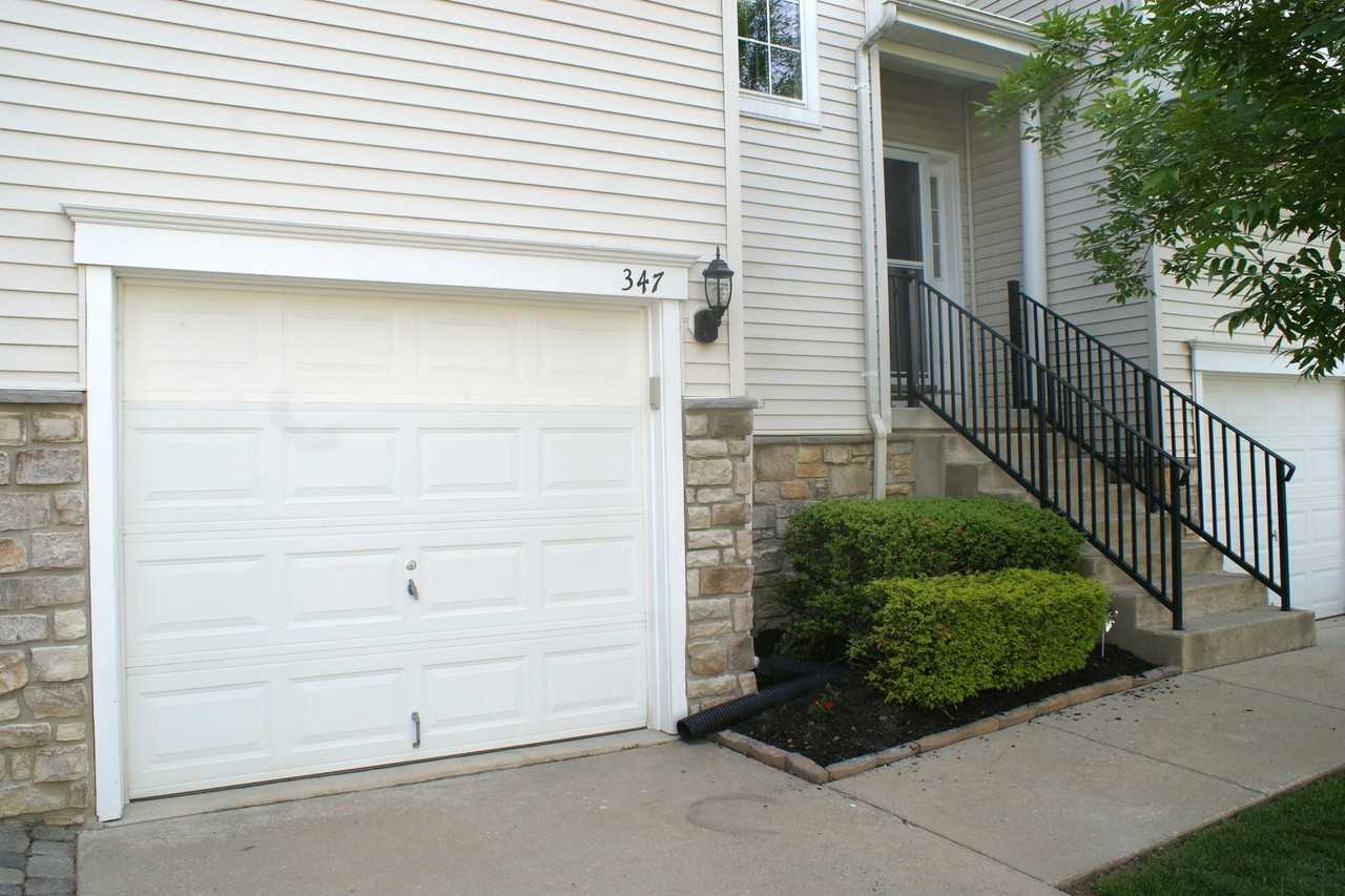 347 Huntington Dr - Photo 3 of 25