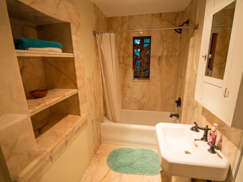 8238 Ne 9th Ave - Photo 3 of 10