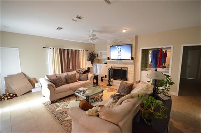 223 Brocket Pl - Photo 3 of 14