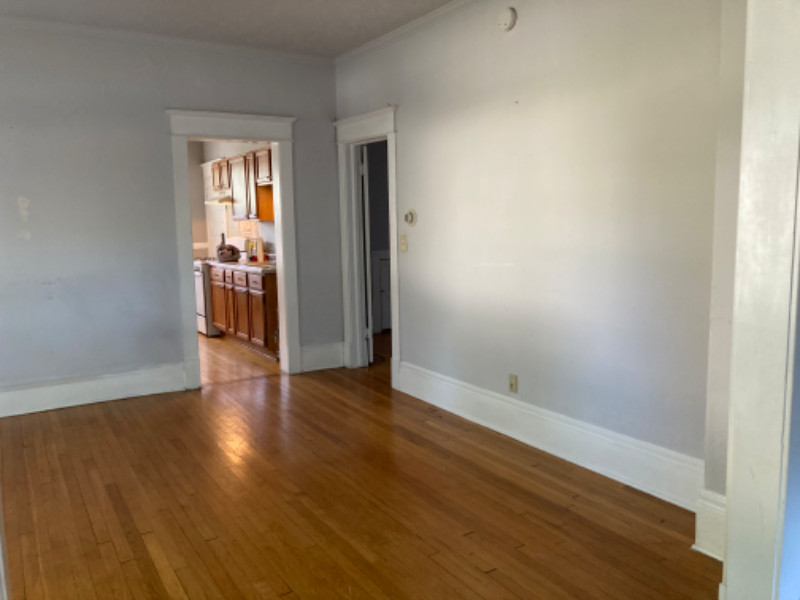 293 Robie St E #1 - Photo 4 of 14