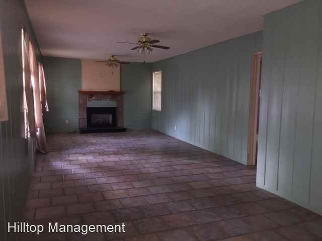 102 E Lincoln Ave - Photo 2 of 5