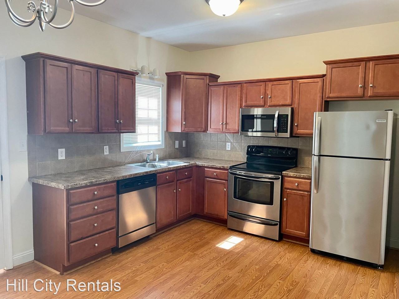 5185 Boonsboro Rd - Photo 3 of 10