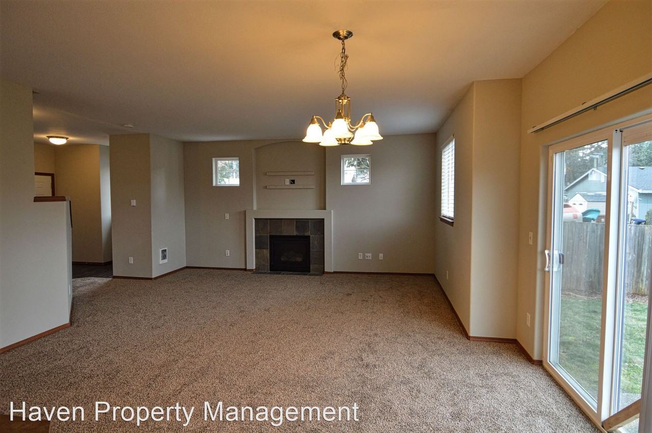 1201 E 51st St - Photo 2 of 12