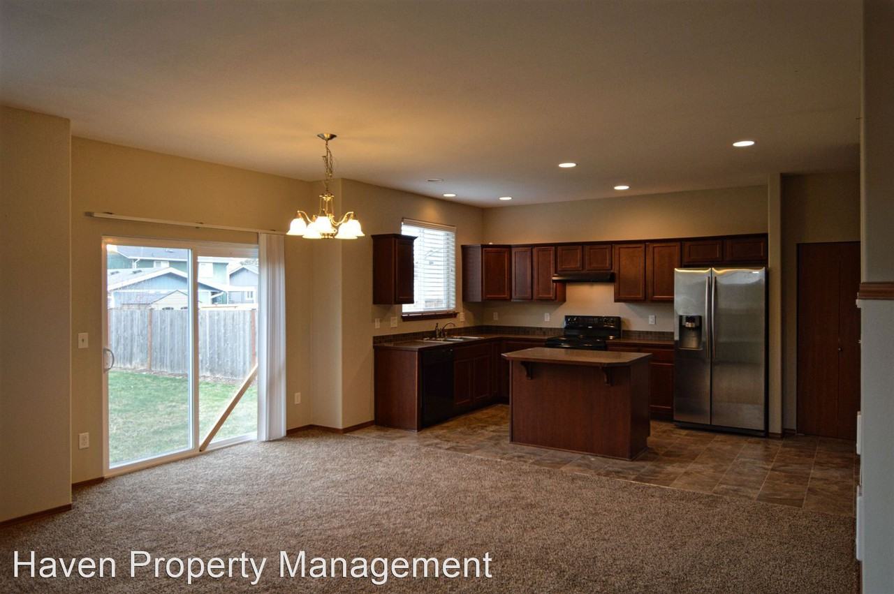 1201 E 51st St - Photo 3 of 12