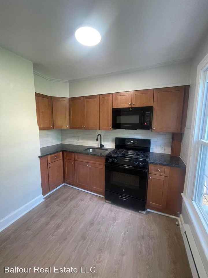 22 N Astor Street - Photo 2 of 20