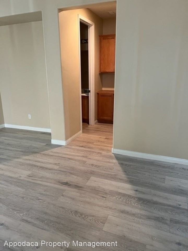 10608 Prairie Stone Pl - Photo 3 of 7