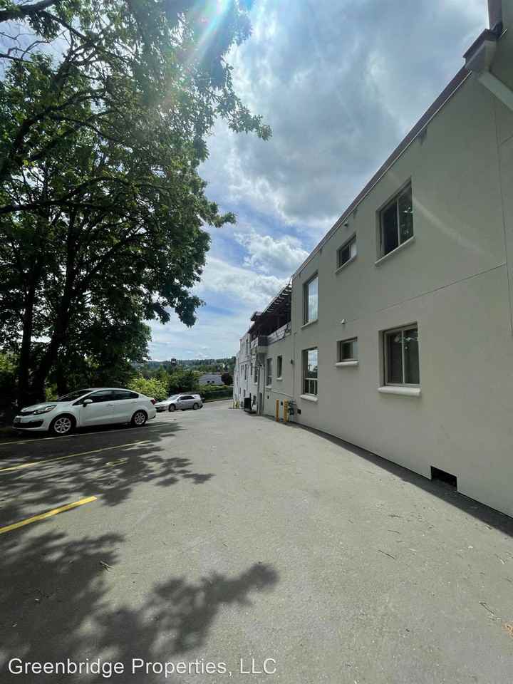 5042 S. Corbett Avenue Apartments 5042 S Corbett Ave, Portland, OR