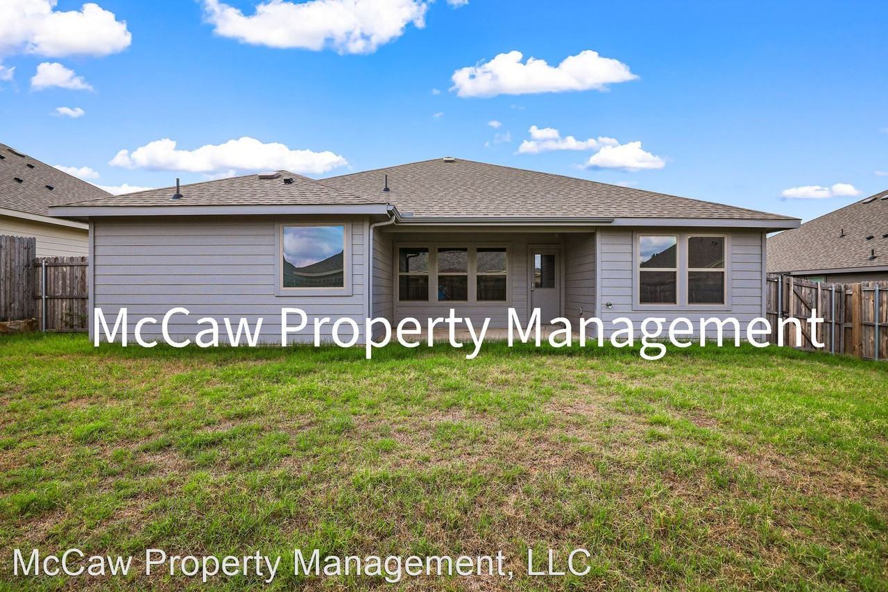 1401 Black Oak Dr - Photo 2 of 18