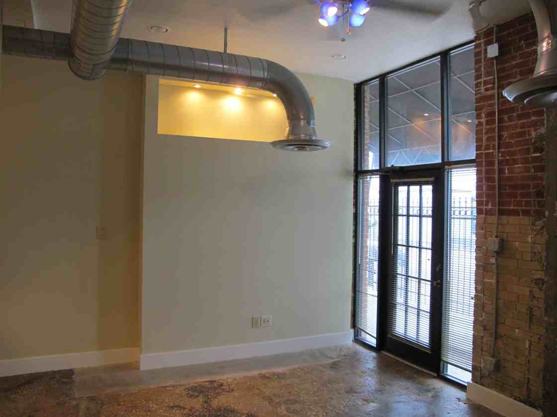 710 S MEDINA ST - Photo 3 of 4