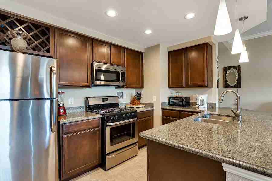 12205 N LAMAR BLVD - Photo 3 of 33