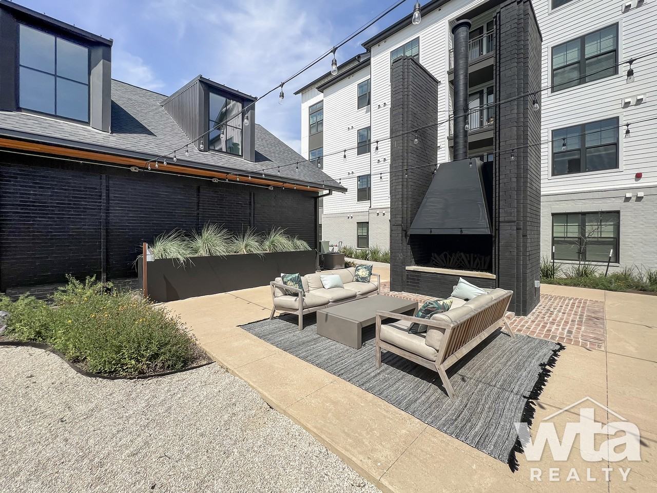 2001 ED BLUESTEIN BLVD - Photo 2 of 36