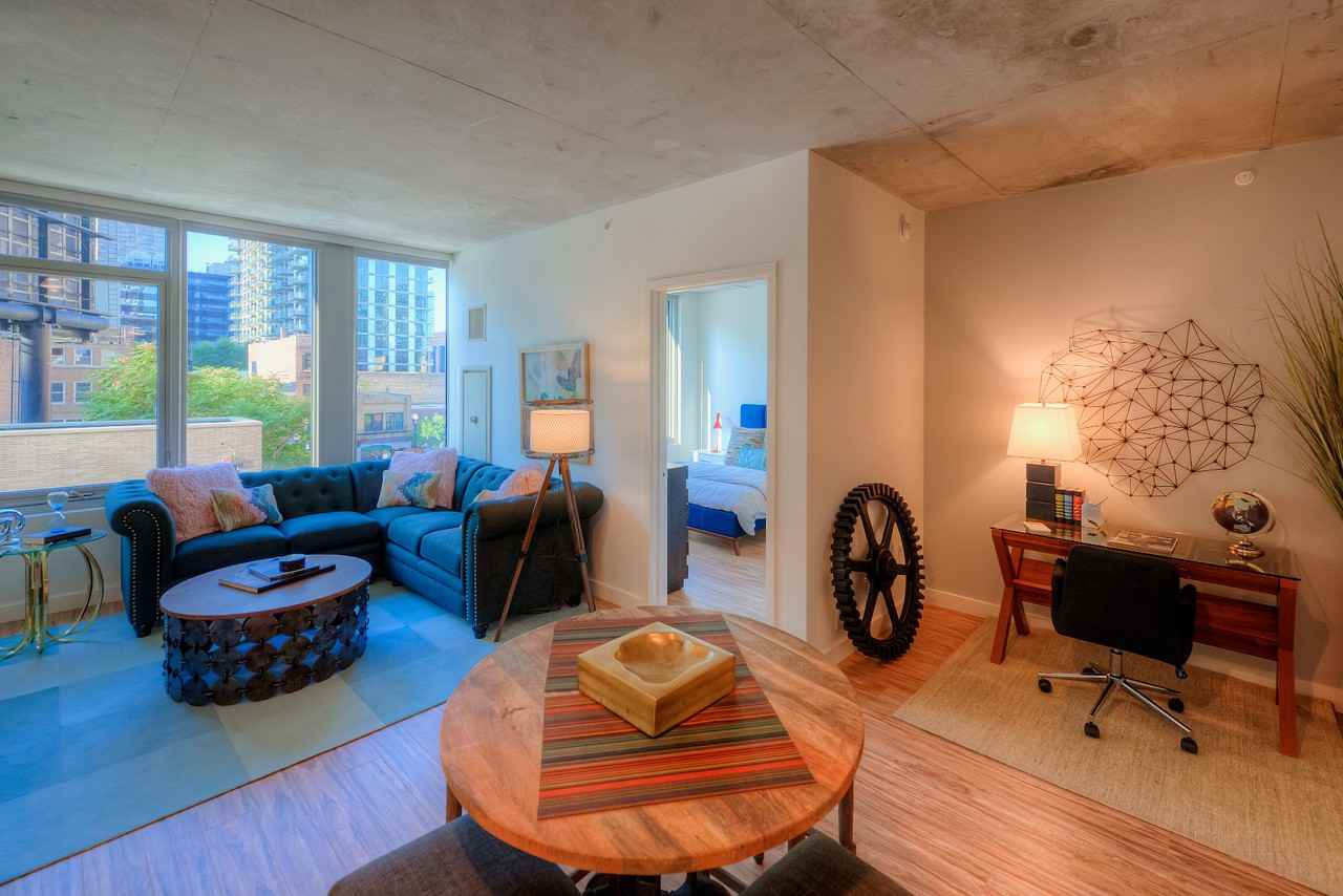 165 N Desplaines St #1-1DEN - Photo 3 of 28