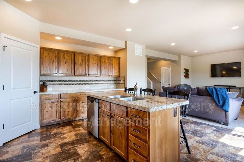 3118 Benfold St - Photo 6 of 19