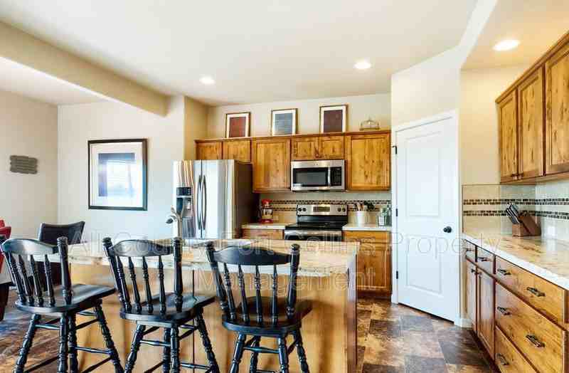 3118 Benfold St - Photo 5 of 19