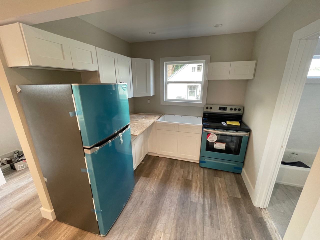 2472 Chestnut Ave - Photo 3 of 6