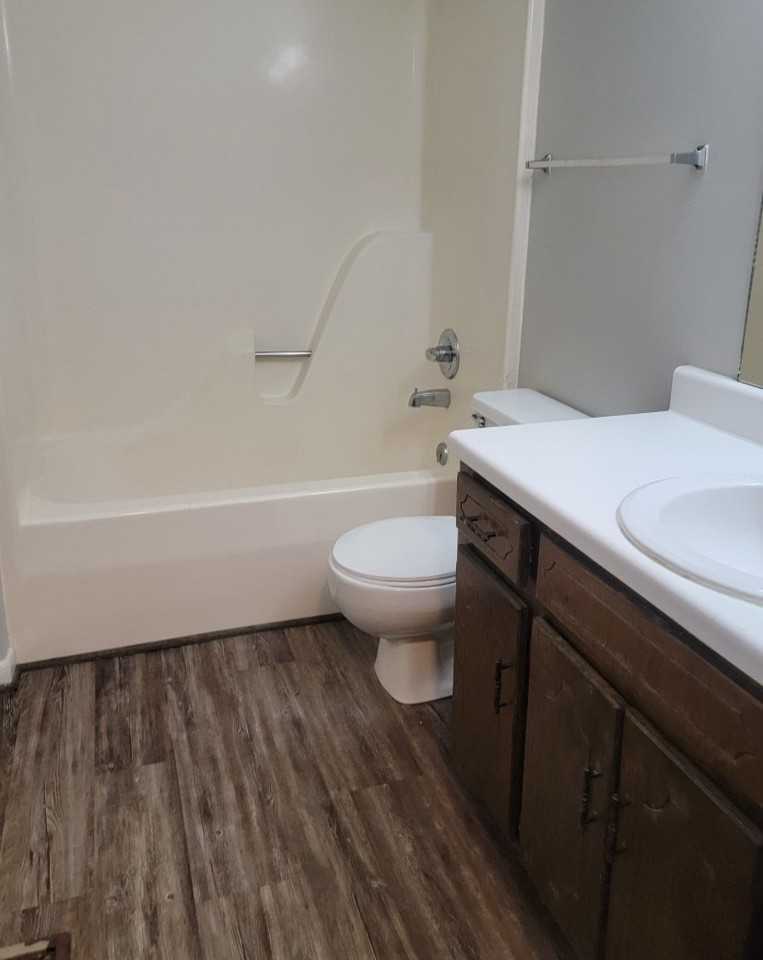 907 Ivan Dr Sw - Photo 2 of 5