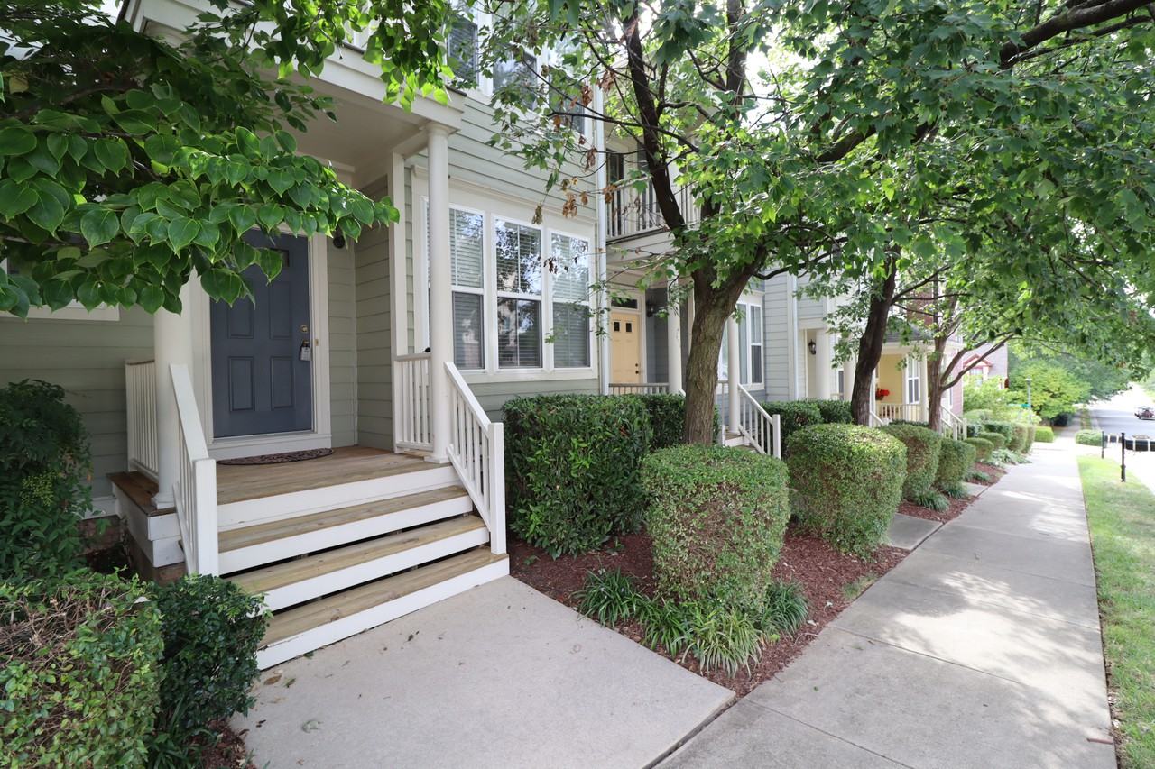 416 Oak Pine Dr - Photo 2 of 42