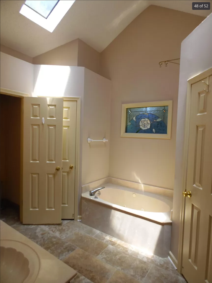 3388 Kenbridge Dr - Photo 3 of 4