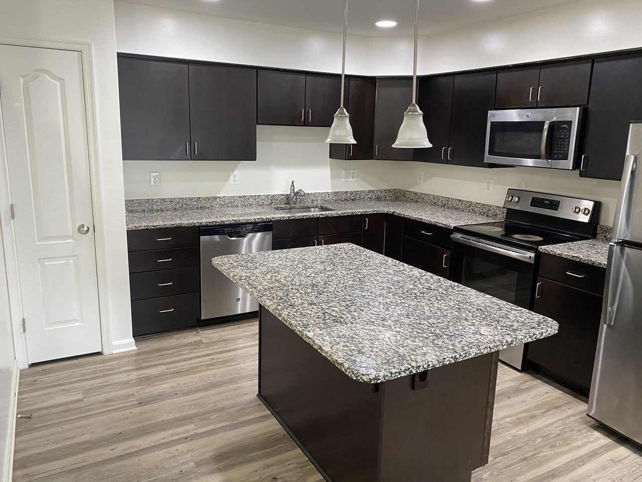 1822 Cassandra Dr #125 - Photo 3 of 16