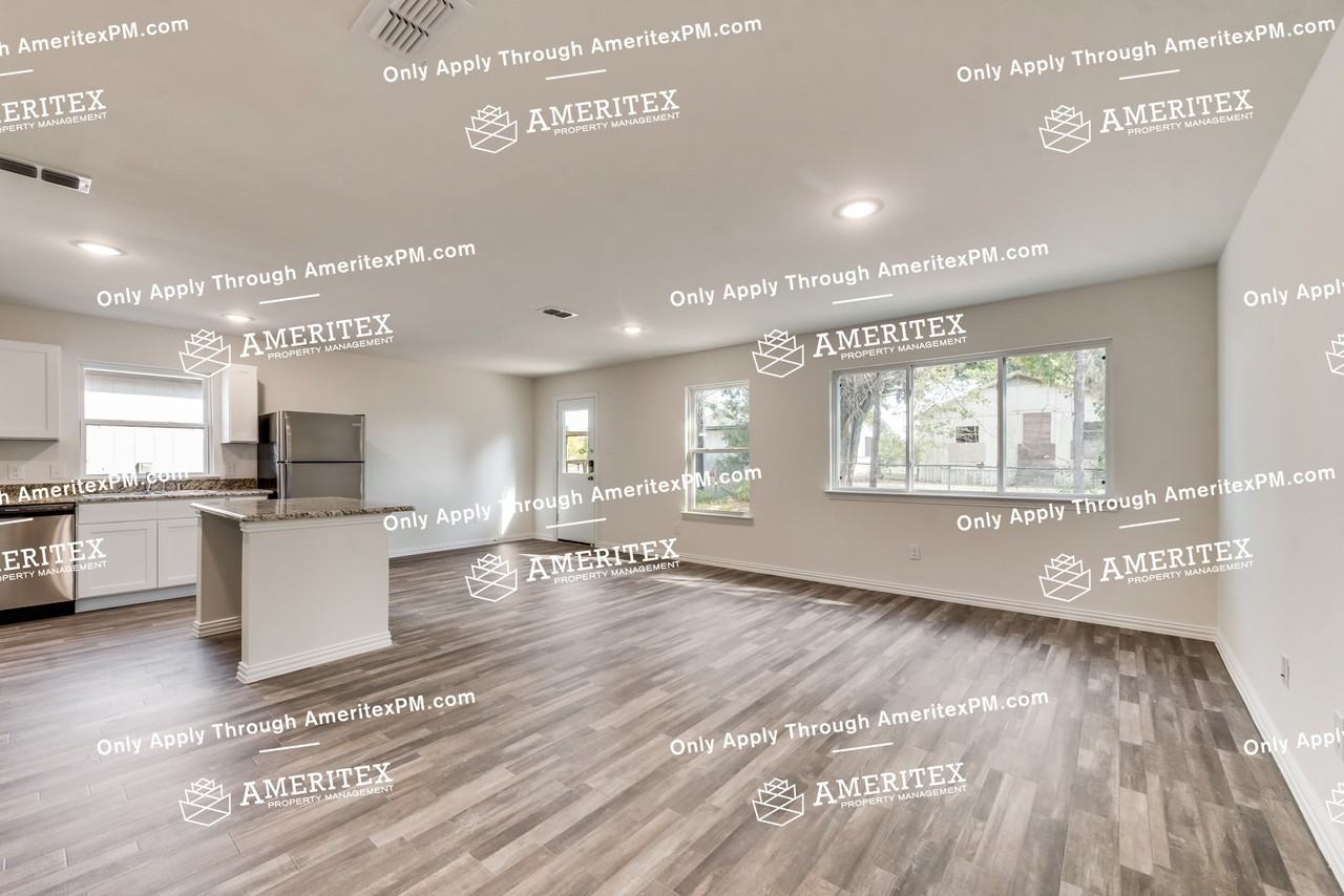 4517 Circle C Dr - Photo 3 of 12