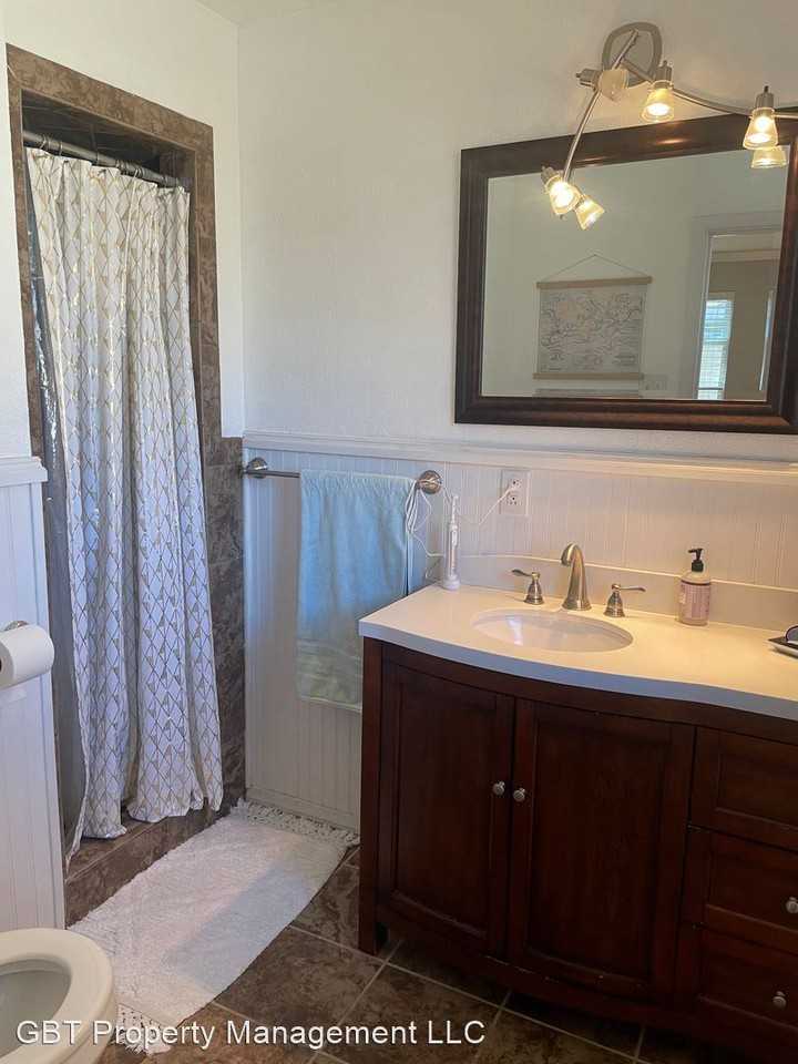 2412 Cimmaron Ave - Photo 3 of 33