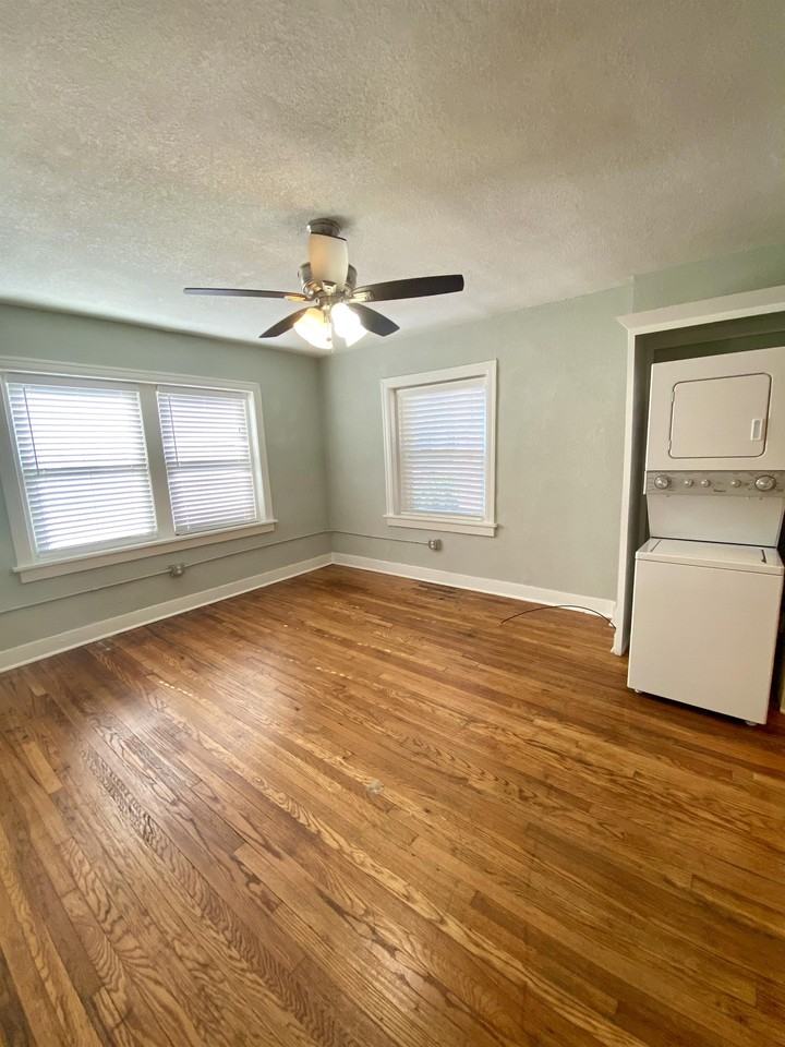 3715 Southwest Trfy #3715-101 - Photo 2 of 11