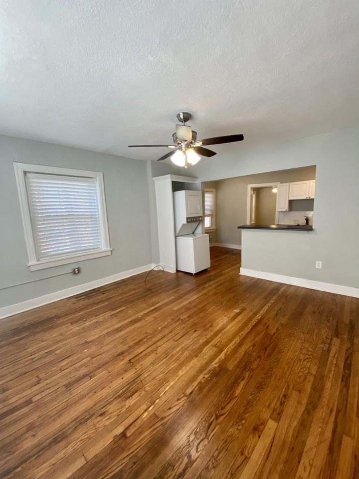 3715 Southwest Trfy #3715-101 - Photo 3 of 11