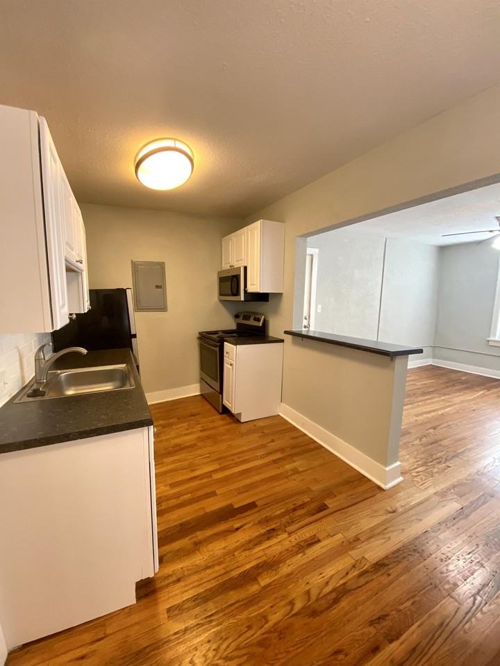 3715 Southwest Trfy #3715-101 - Photo 6 of 11