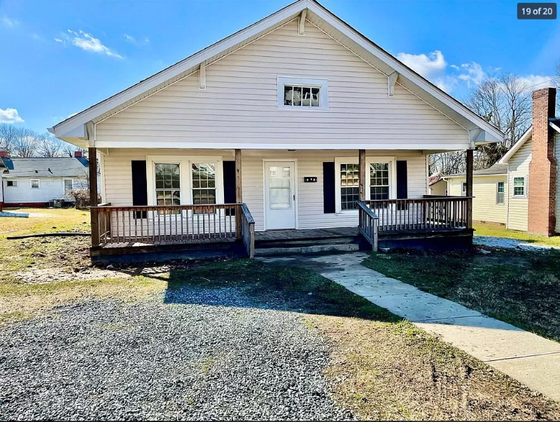 721 E Morehead St - Photo 2 of 19