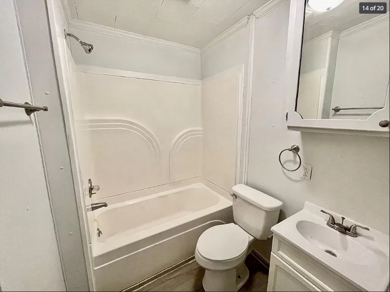 721 E Morehead St - Photo 4 of 19