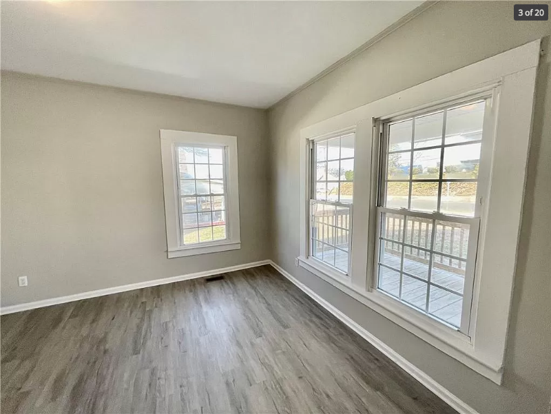 721 E Morehead St - Photo 7 of 19