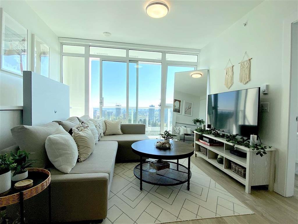 525 Foster Avenue #1610