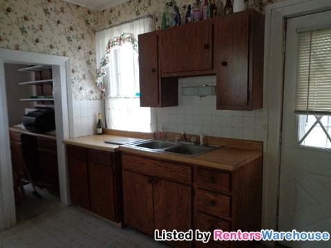 707 2nd Ave S - Photo 2 of 15