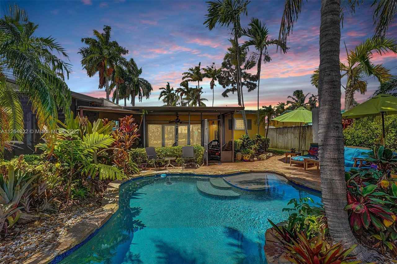 1438 Coolidge St - Photo 2 of 50