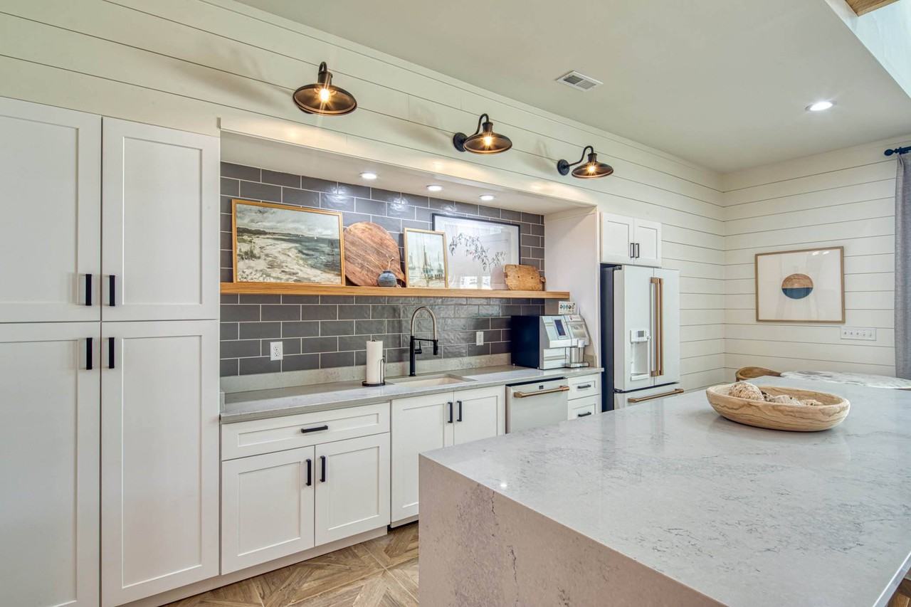 Four Seasons - Photo 5 of 39