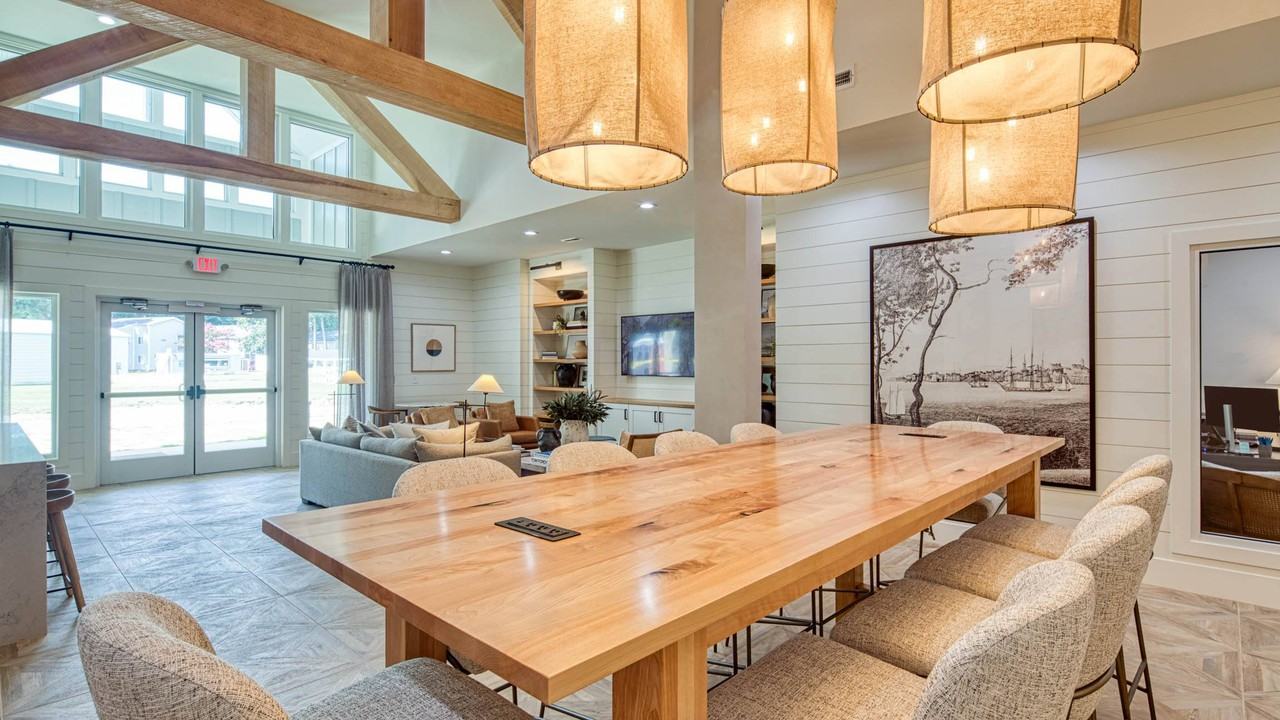 Four Seasons - Photo 7 of 39