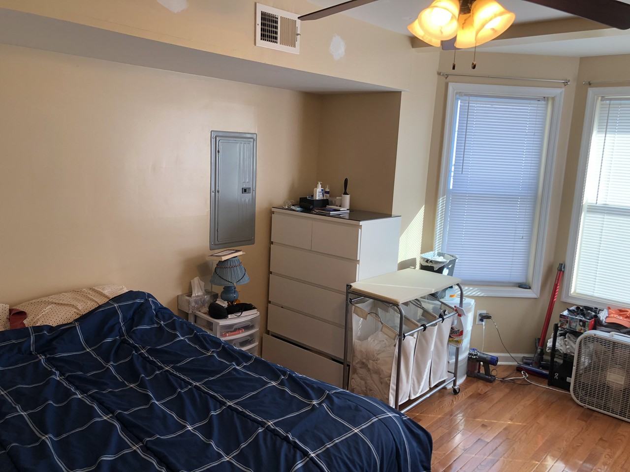 4931 Locust St - Photo 4 of 17