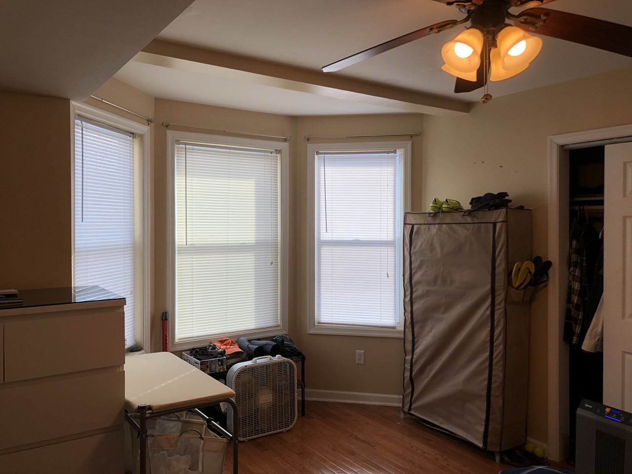 4931 Locust St - Photo 6 of 17