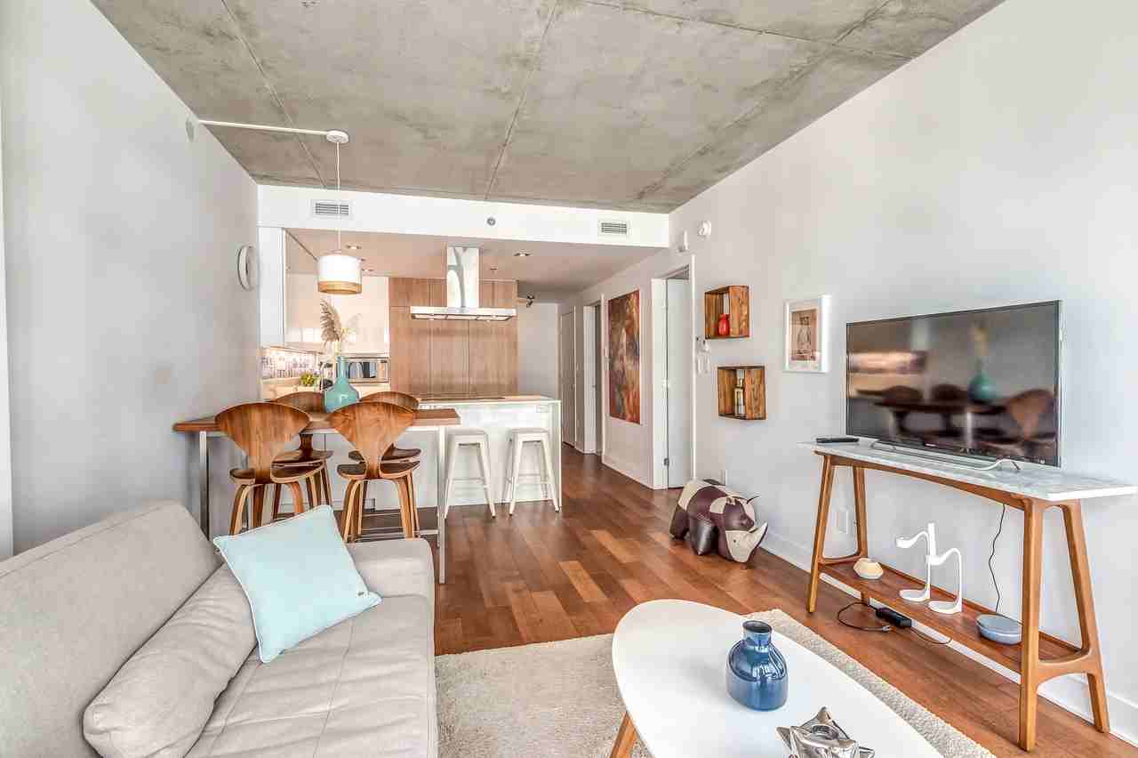 705 Rue William #911