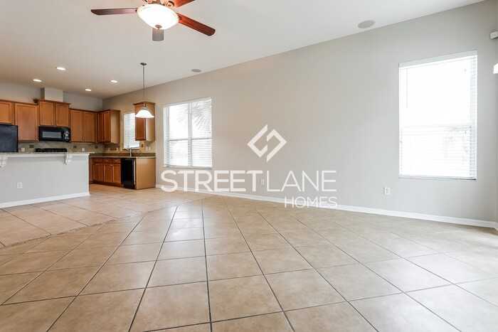 7621 Stoney Hill Dr - Photo 3 of 15