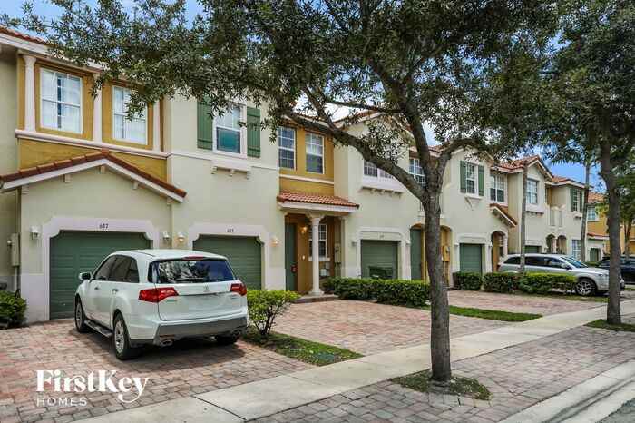 623 Ne 21st Ter - Photo 2 of 14